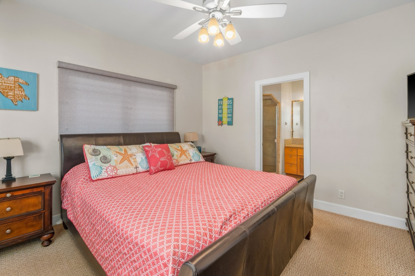 Downstairs queen bedroom